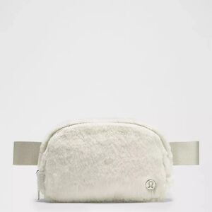 NEW Lululemon Everywhere Belt Bag Plush Fleece 1L-Bone /Silver-LU9BVPS BONE/SLVR